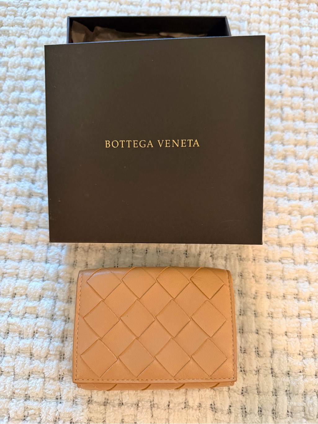 Bottega Veneta Woven Leather Compact Wallet In Tan